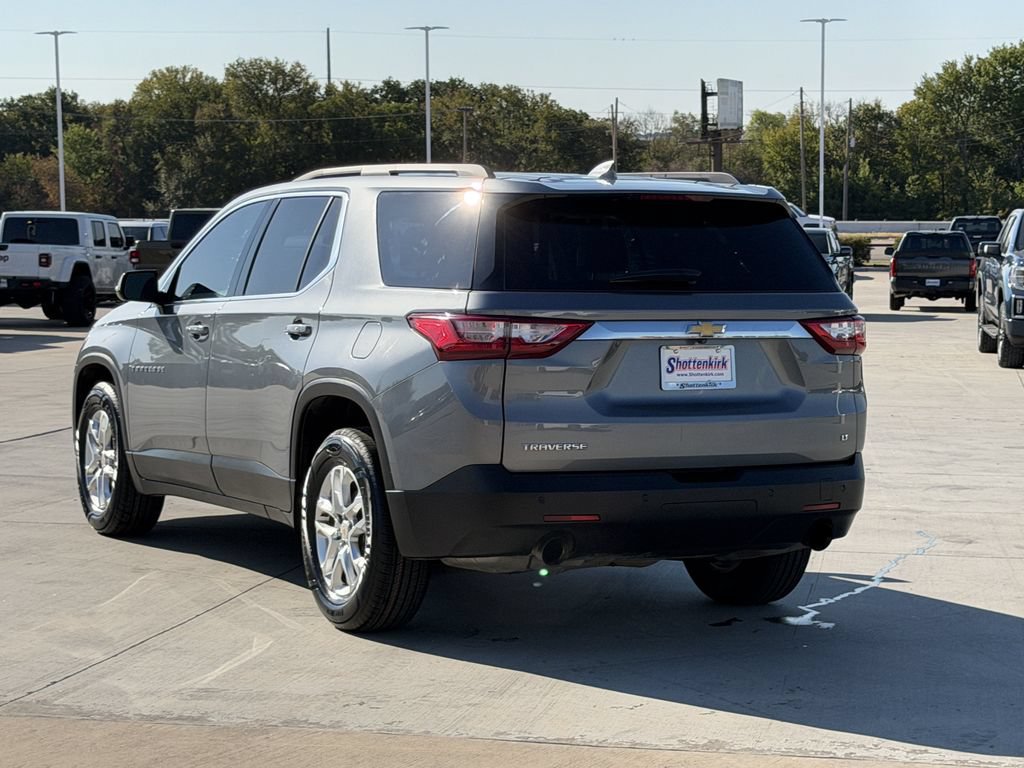 Used 2020 Chevrolet Traverse LT FWD image 4
