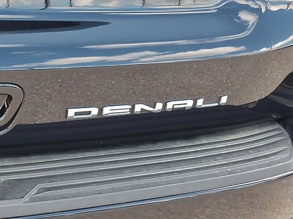 Used 2023 GMC Yukon XL Denali Ultimate AWD/4WD image 32