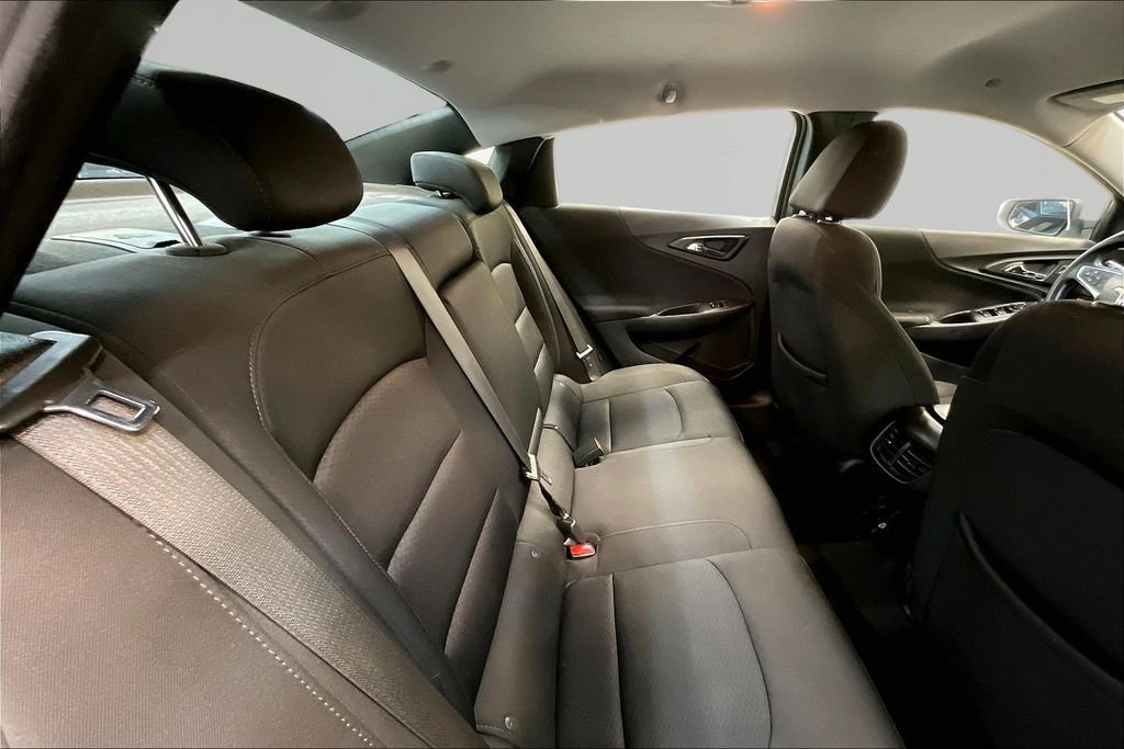 Used 2020 Chevrolet Malibu LT FWD image 28