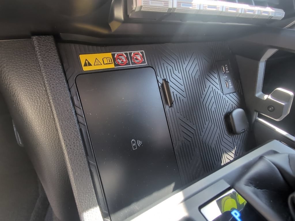 Used 2025 Toyota 4Runner Platinum AWD/4WD image 21