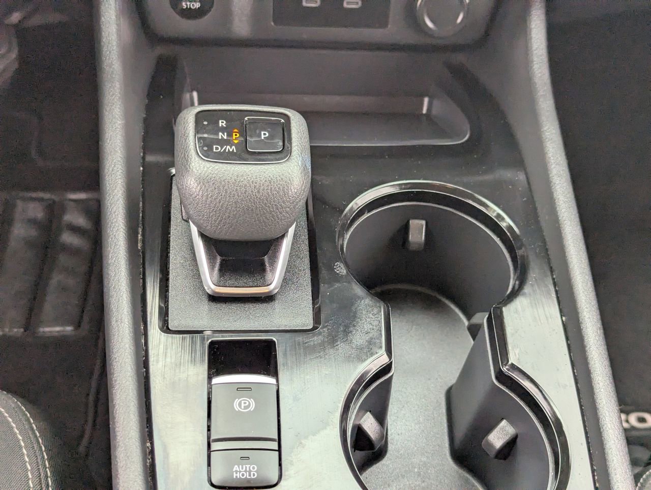 Certified 2025 Nissan Rogue SV FWD image 22