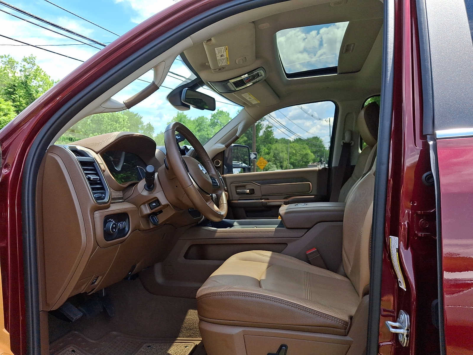 Used 2024 RAM 3500 Limited w/ Towing Technology Group AWD/4WD image 14