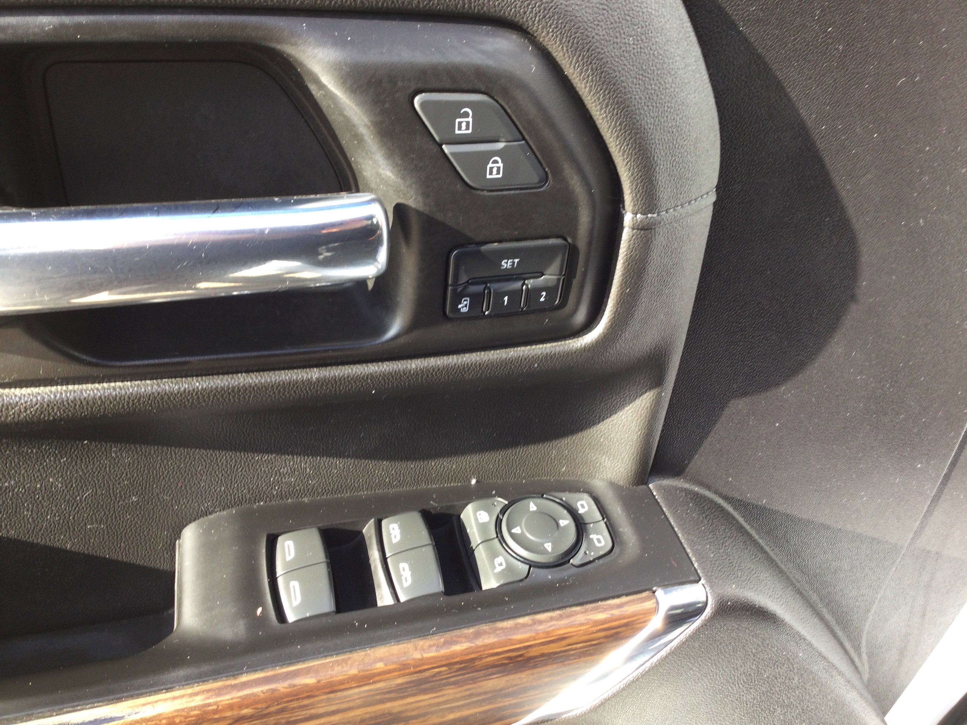 Used 2022 Chevrolet Silverado 1500 High Country w/ Z71 Off-Road Package image 9