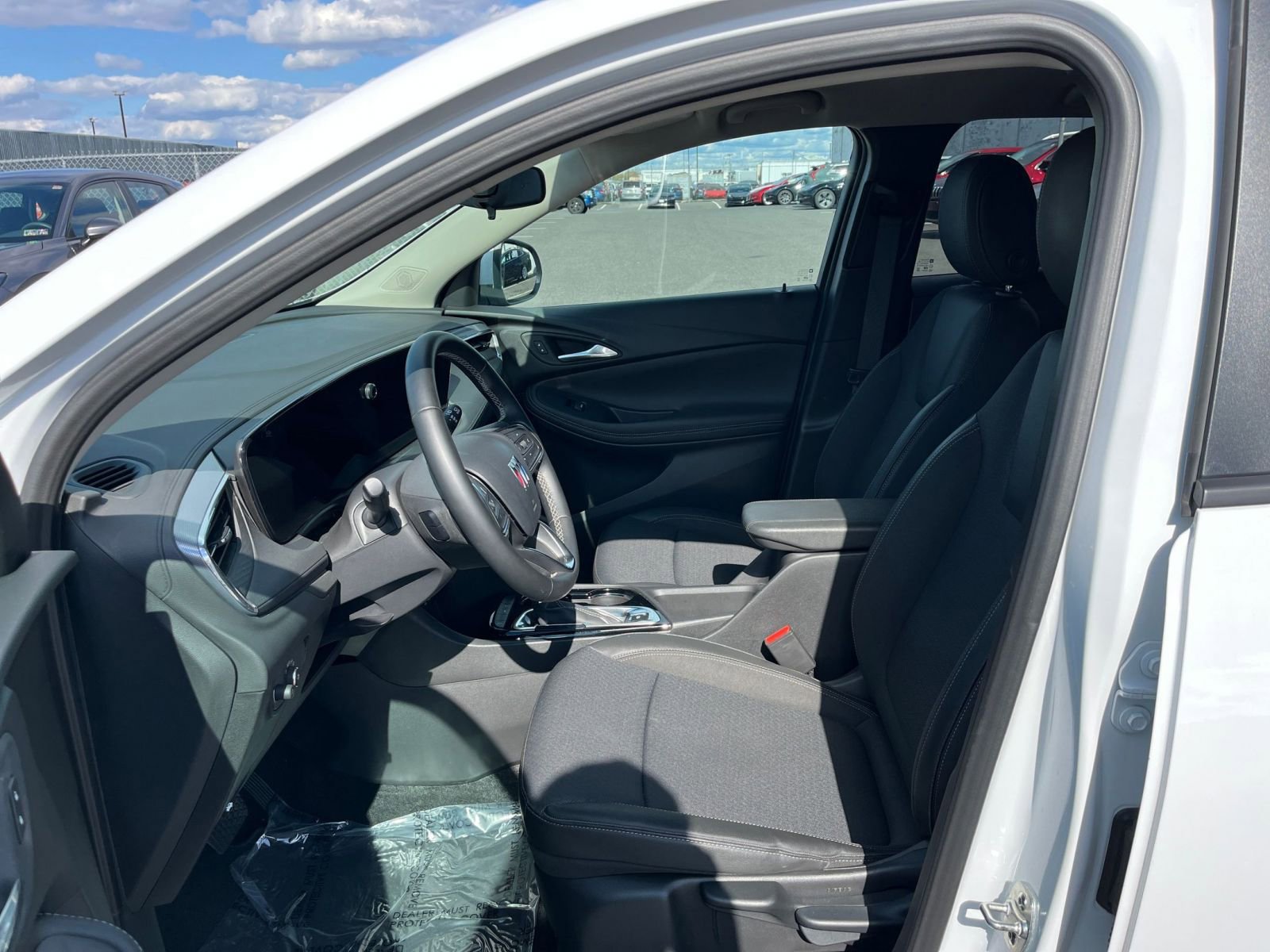 Used 2025 Buick Encore GX Preferred image 25