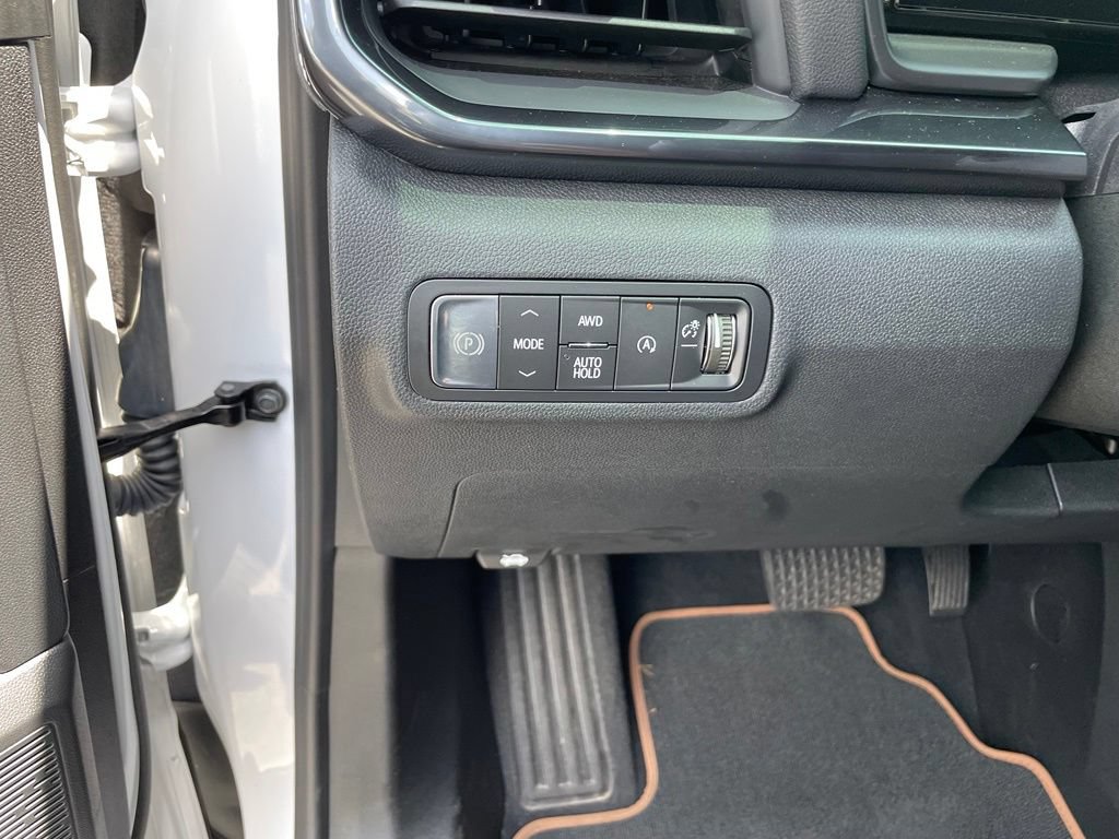 Used 2026 GMC Terrain AT4 w/ Technology Package II AWD/4WD image 13