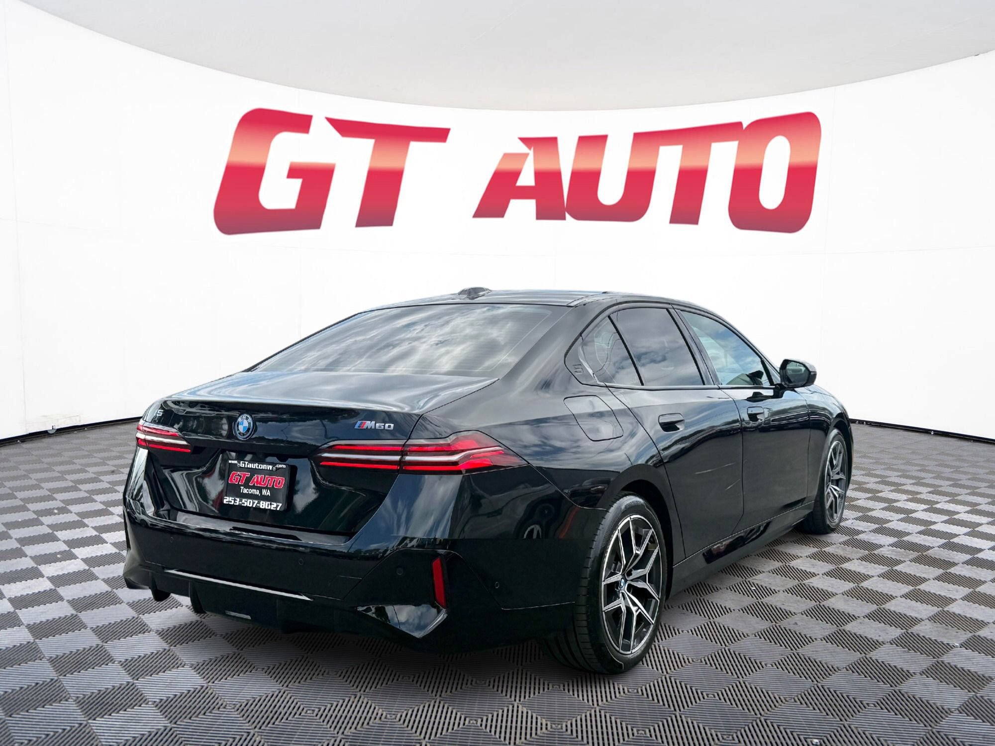 Used 2024 BMW i5 M60 w/ Premium Package AWD/4WD image 4