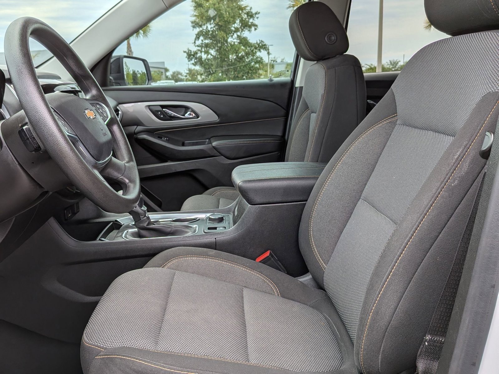 Used 2021 Chevrolet Traverse LS FWD image 5