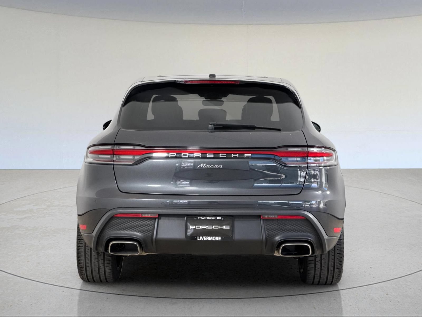 Certified 2025 Porsche Macan w/ Premium Package Plus AWD/4WD image 7