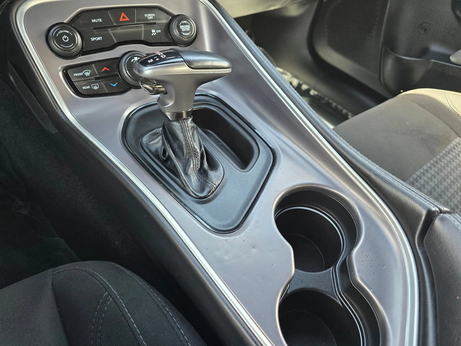 Used 2020 Dodge Challenger SXT RWD image 36