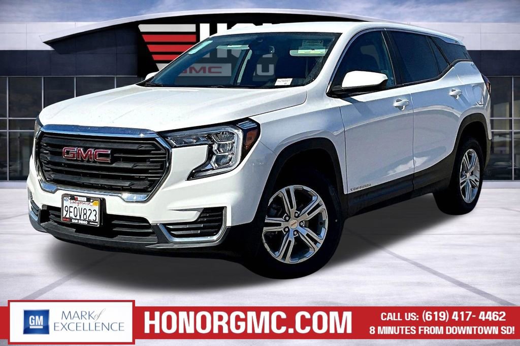 Used 2024 GMC Terrain SLE image 3