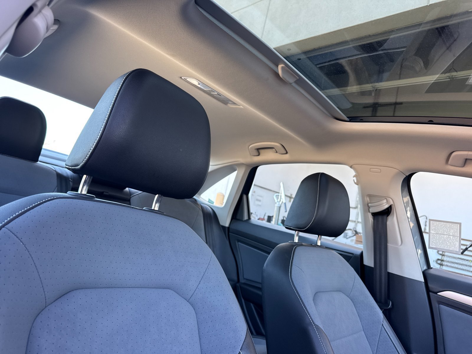 Used 2025 Volkswagen Jetta SE FWD image 18