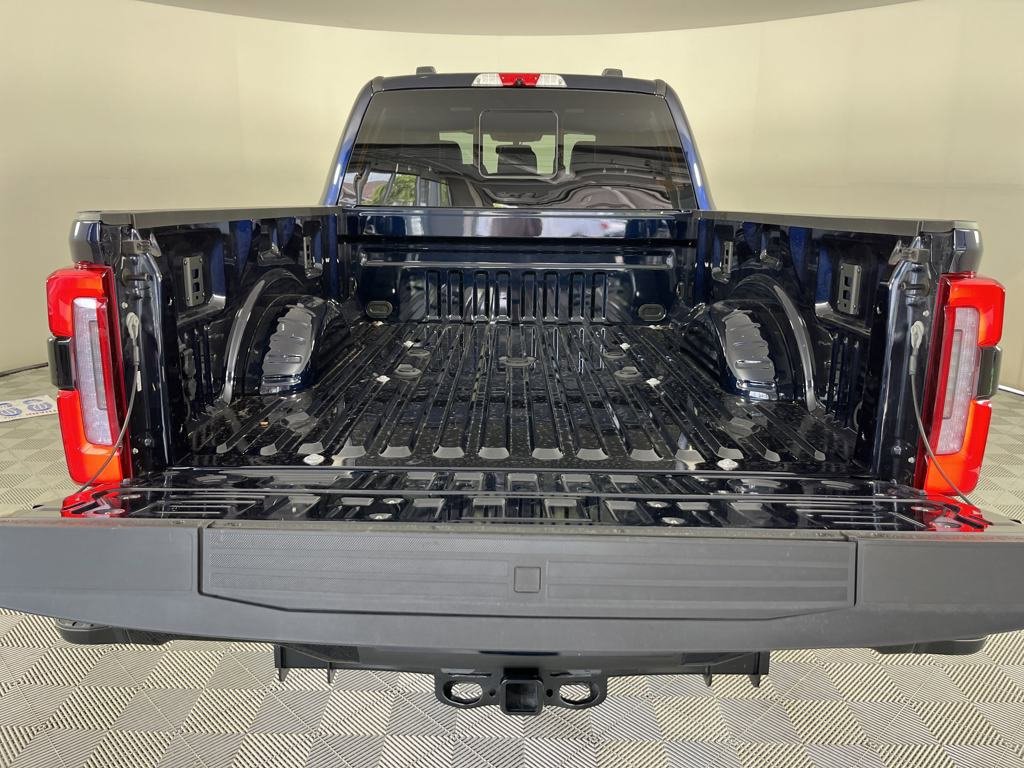 Certified 2025 Ford F350 Platinum image 28