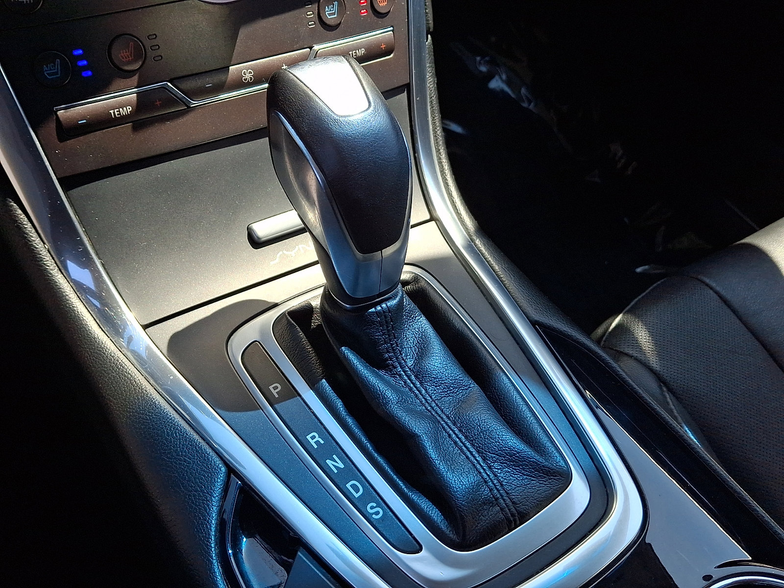 Used 2016 Ford Edge Titanium w/ Equipment Group 301A AWD/4WD image 15