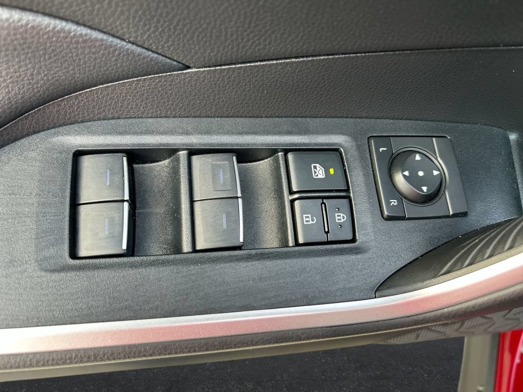 Used 2022 Toyota RAV4 XLE w/ Convenience Package AWD/4WD image 13