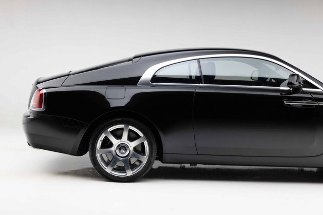 Used 2015 Rolls-Royce Wraith image 21