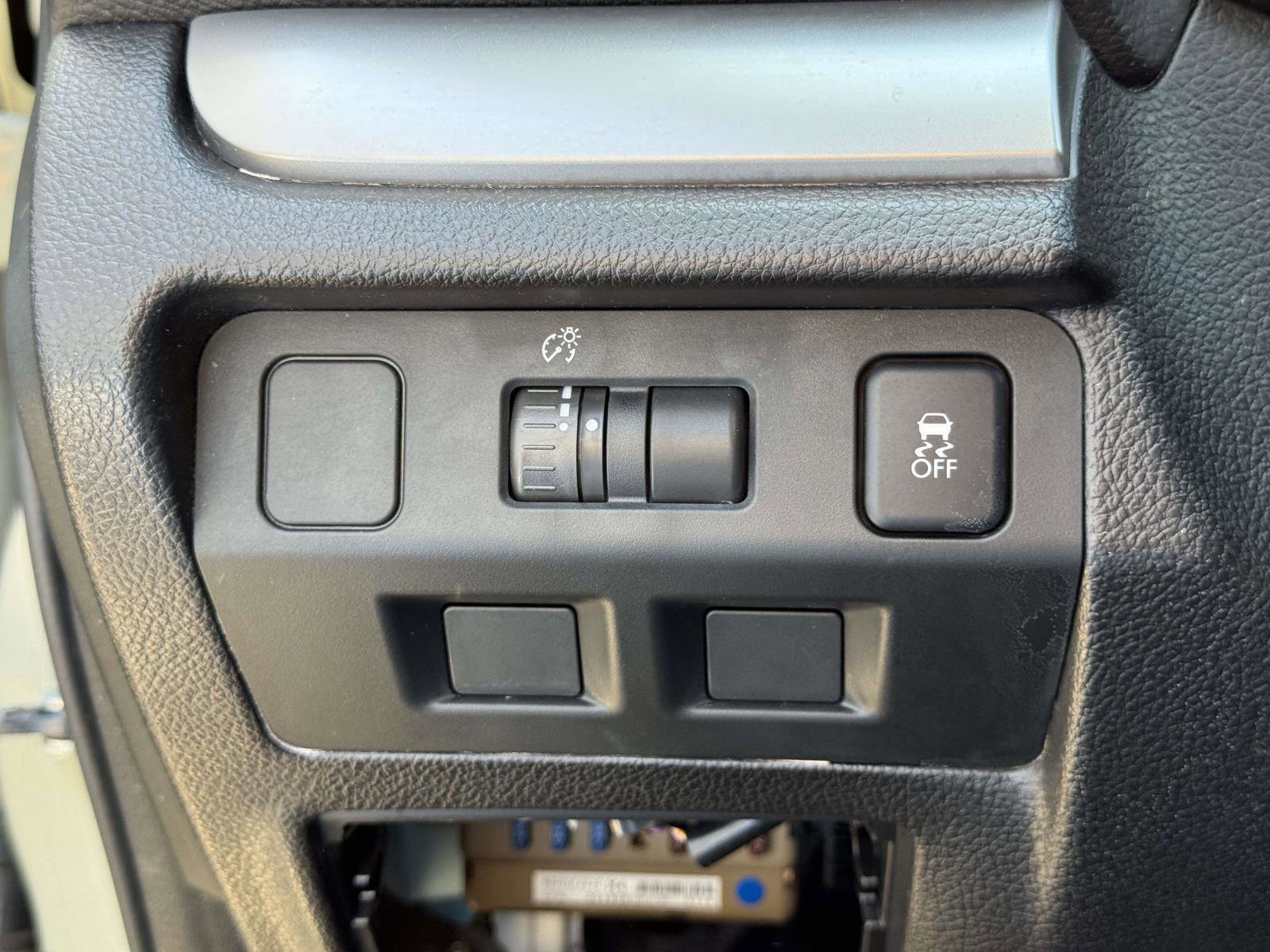 Used 2013 Subaru Crosstrek 2.0i Limited image 17