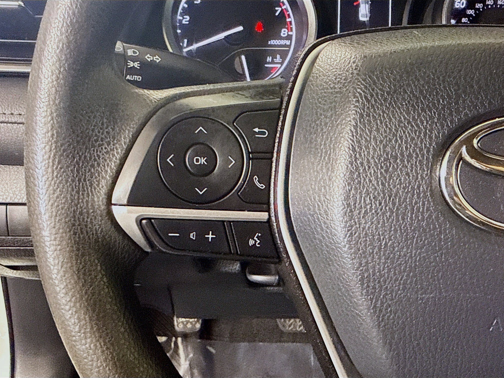 Used 2022 Toyota Camry LE image 14