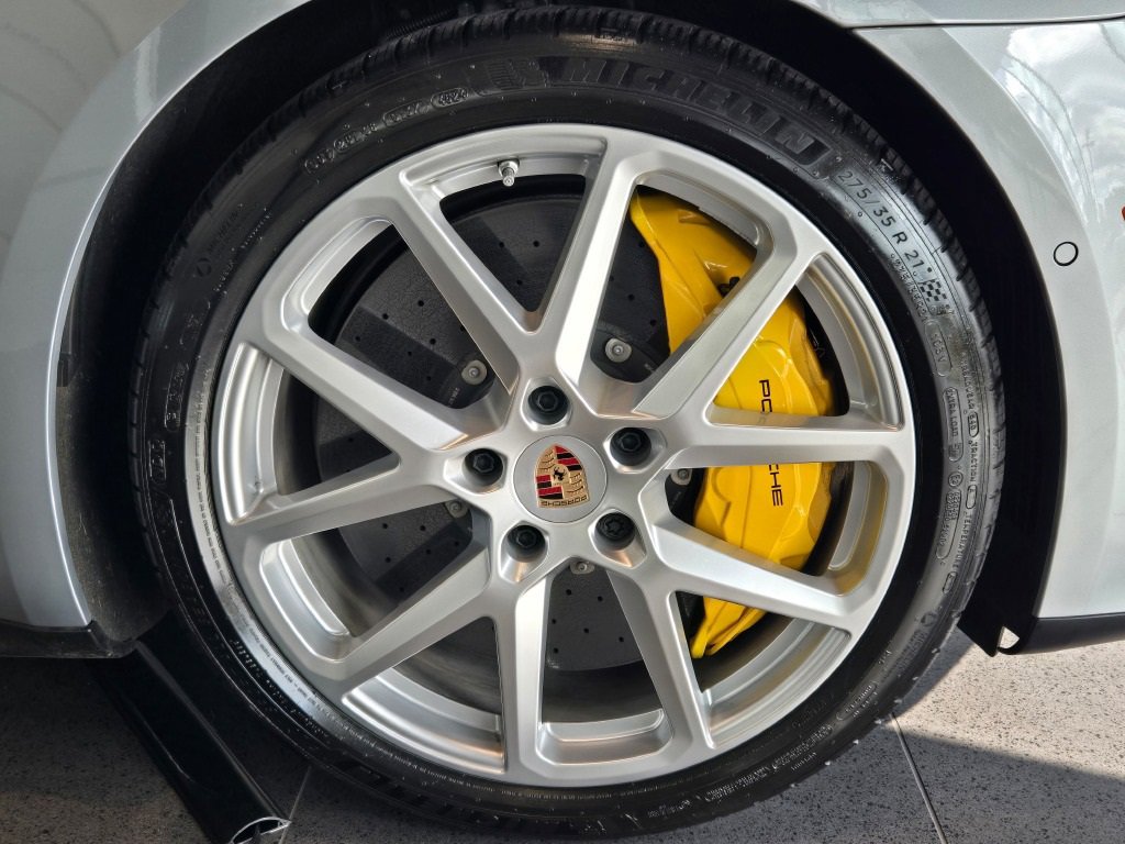 Certified 2025 Porsche Panamera GTS image 31