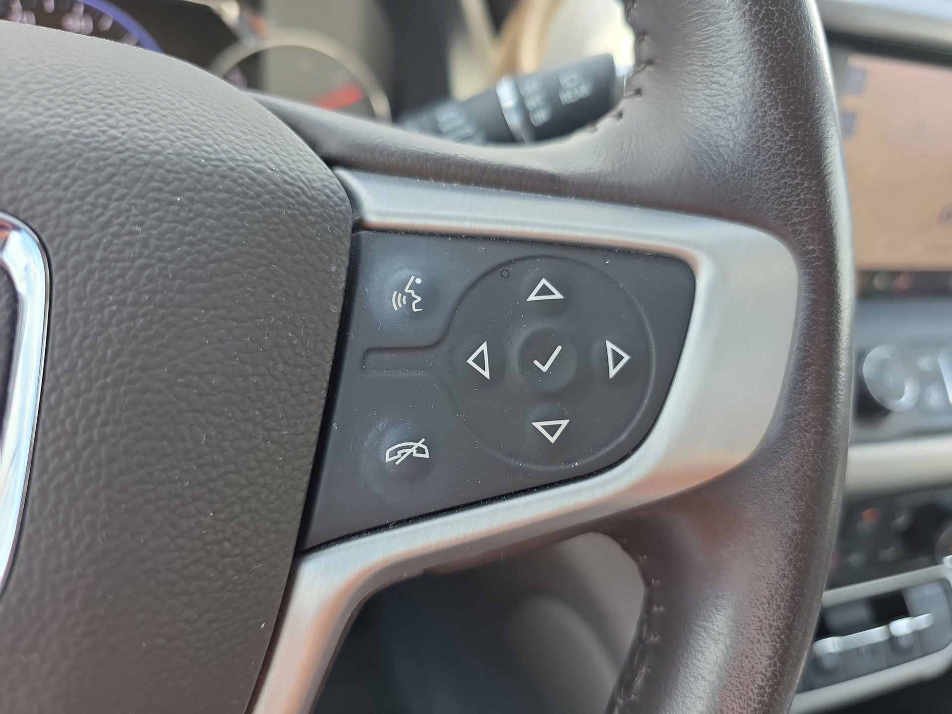 Used 2021 GMC Acadia SLT w/ Technology Package FWD image 22