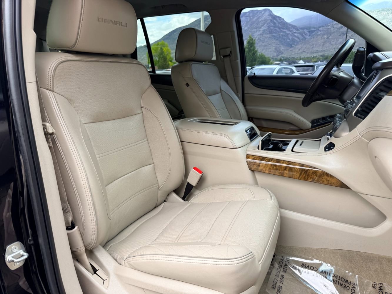 Used 2017 GMC Yukon Denali w/ Open Road Package AWD/4WD image 21