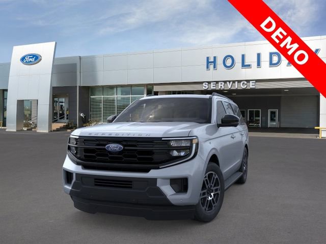 New 2025 Ford Expedition Active image 2