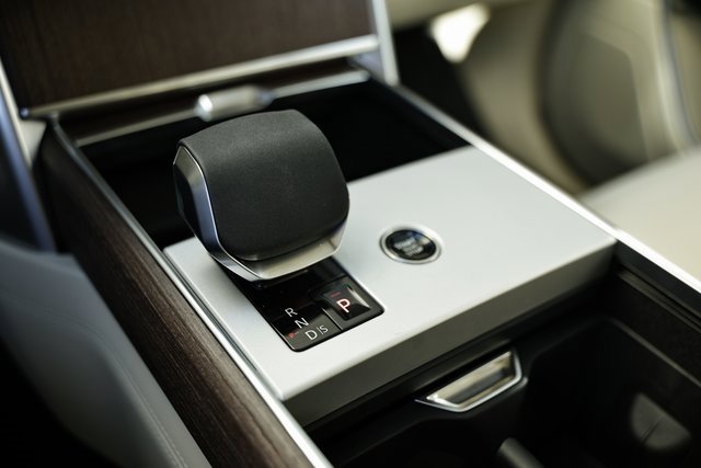 New 2025 Land Rover Range Rover SE image 47