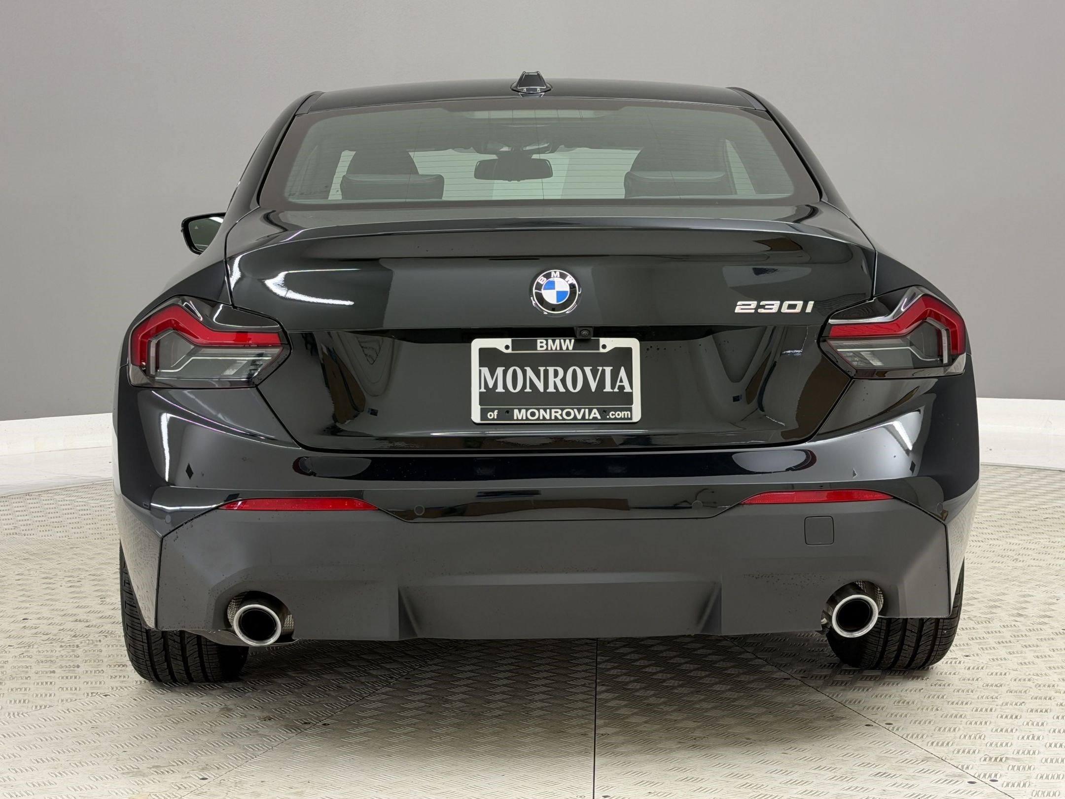 Used 2025 BMW 230i Coupe w/ Convenience Package RWD image 10