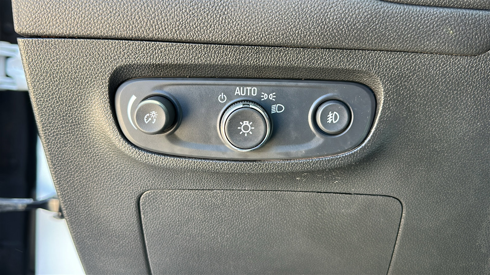 Used 2022 Buick Encore GX Preferred w/ Cold Weather Comfort Package image 14