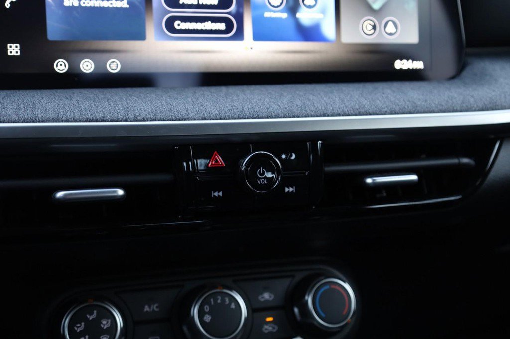 New 2026 Nissan Kicks S image 13