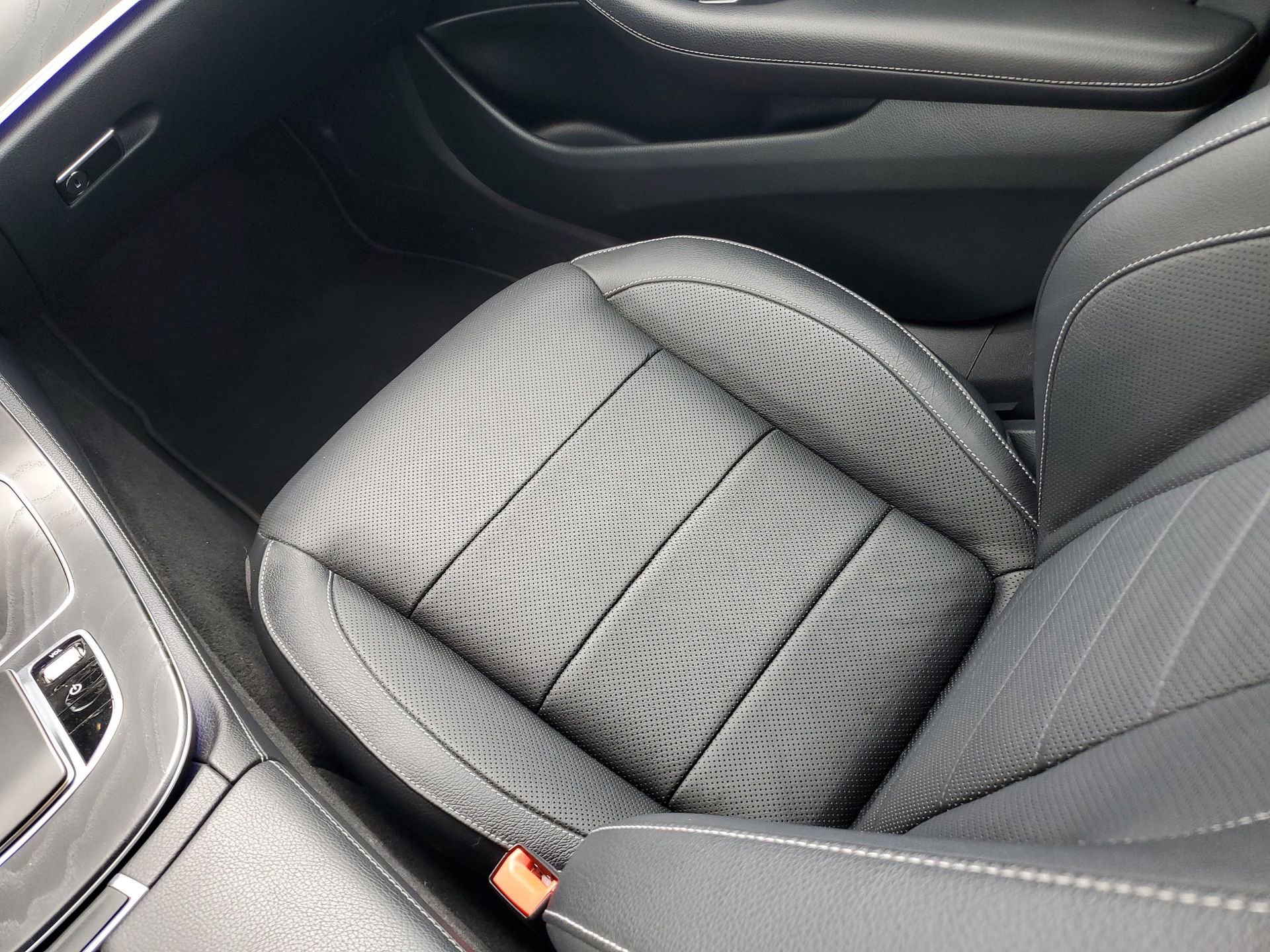 Used 2022 Mercedes-Benz E 350 Sedan image 17