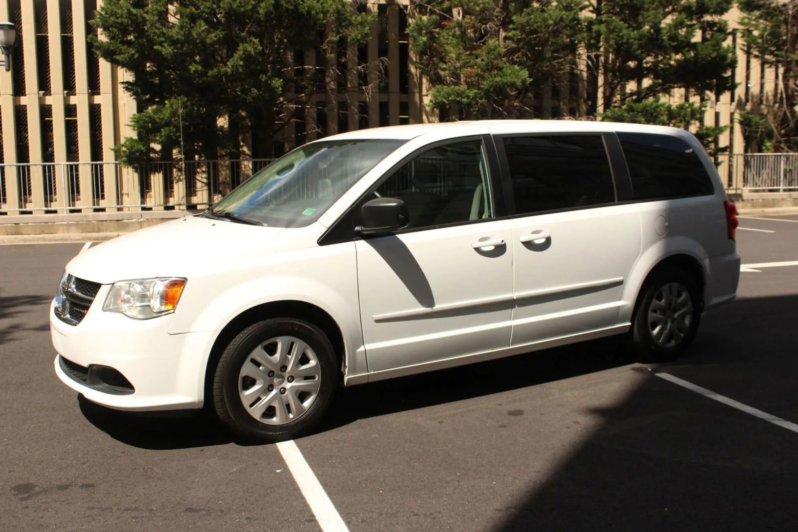 Used 2016 Dodge Grand Caravan SE w/ Quick Order Package 29E SE image 12