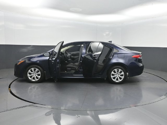 Used 2025 Toyota Corolla LE FWD image 30
