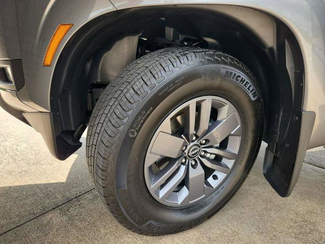 Certified 2025 Nissan Frontier SV w/ SV Convenience Package image 30