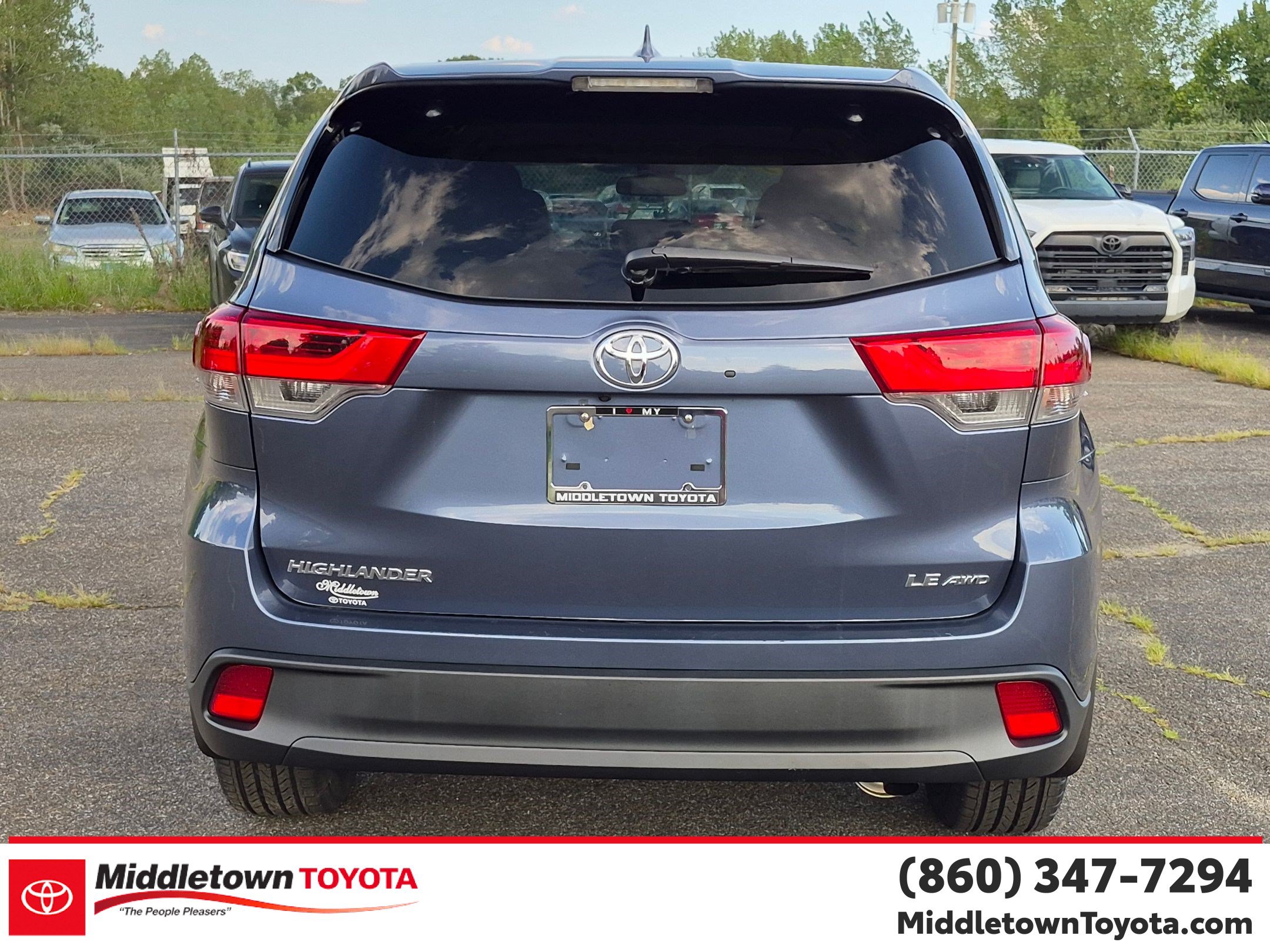 Used 2019 Toyota Highlander Plus AWD/4WD image 4