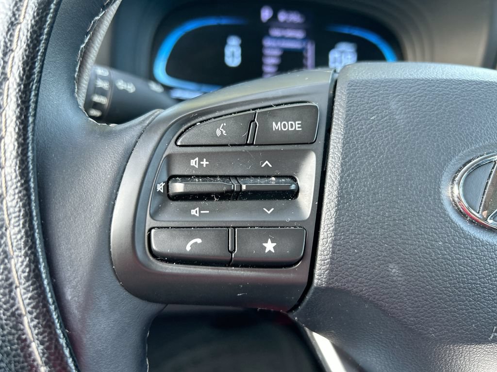 Used 2023 Hyundai Venue SEL FWD image 15