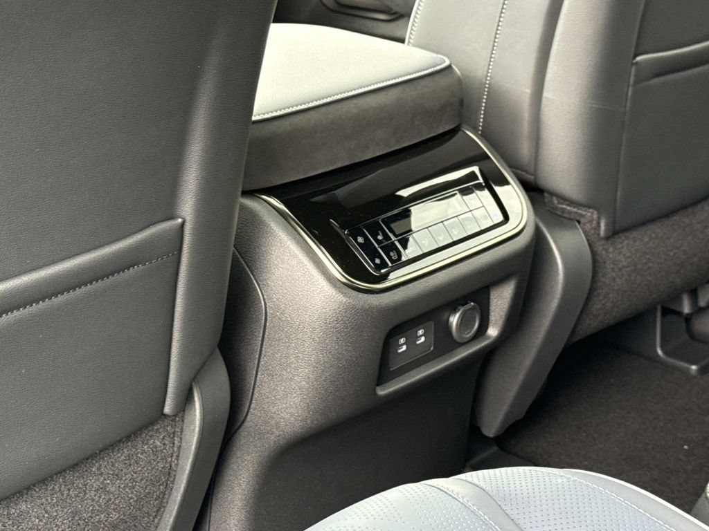 New 2027 INFINITI QX80 Sensory AWD/4WD image 17