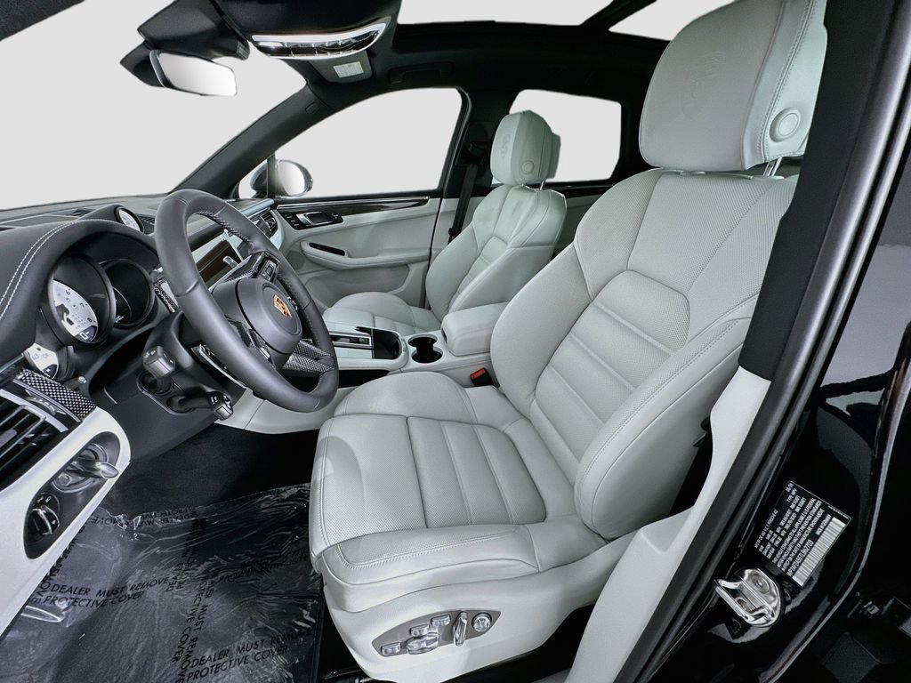 New 2026 Porsche Macan GTS AWD/4WD image 5