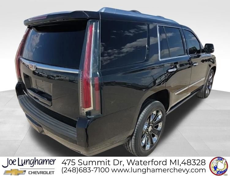 Used 2016 Cadillac Escalade Platinum AWD/4WD image 3