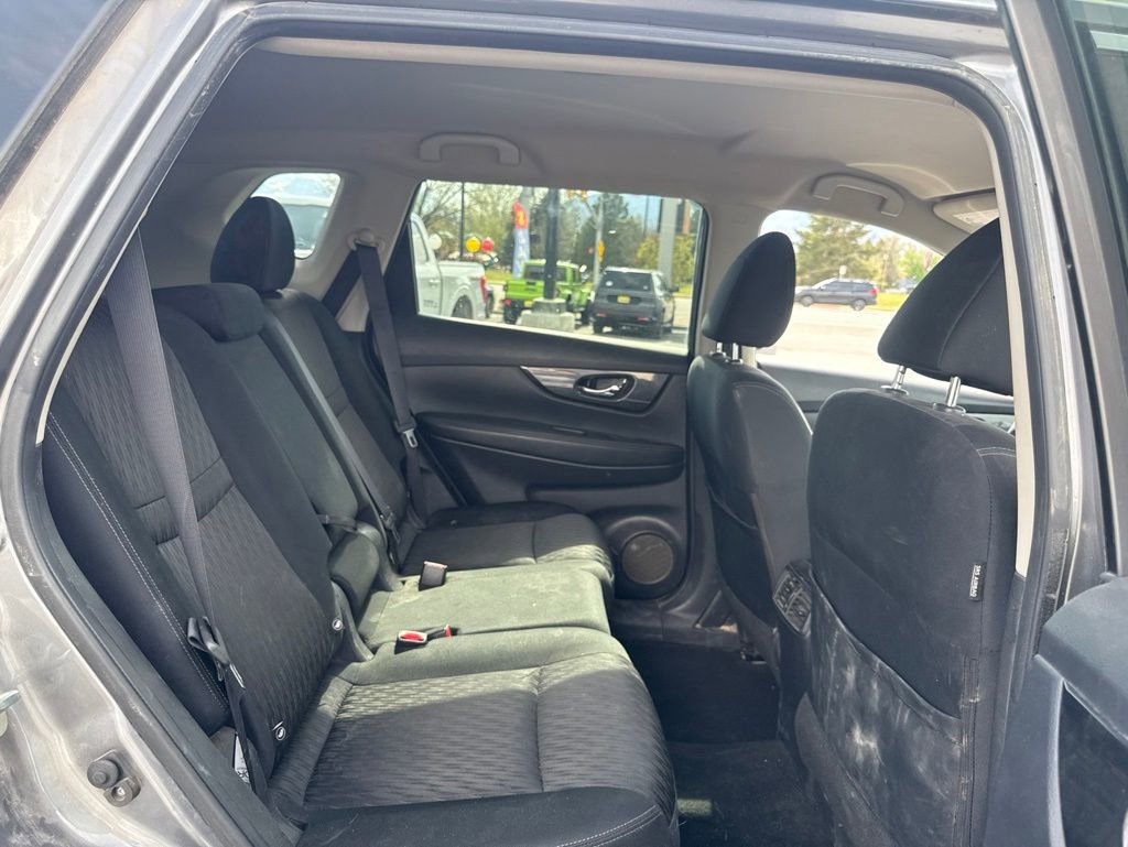 Used 2017 Nissan Rogue SV w/ SV Premium Package AWD/4WD image 11