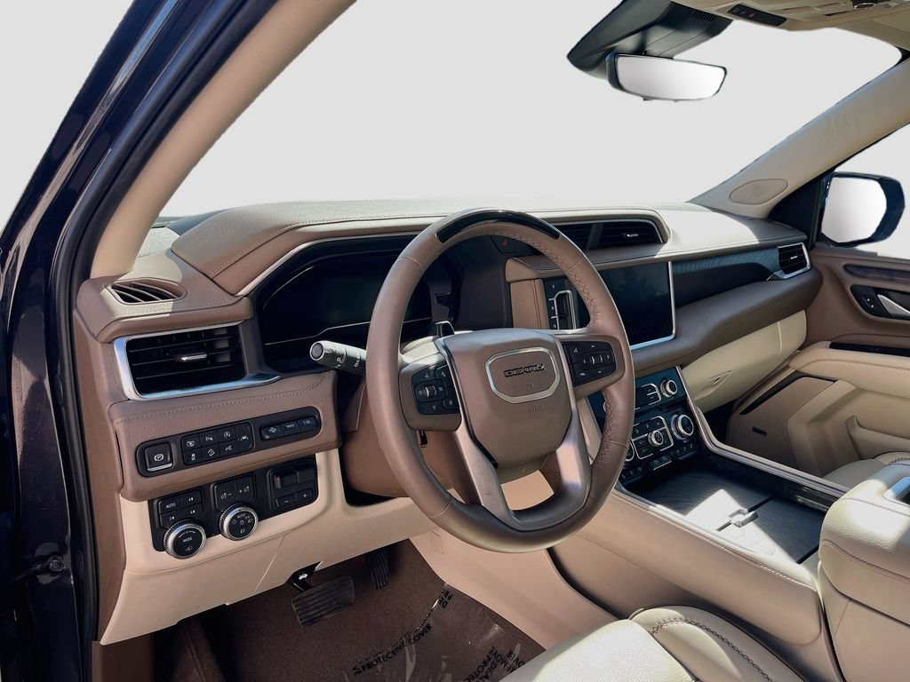 Used 2024 GMC Yukon Denali w/ Advanced Technology Package AWD/4WD image 9