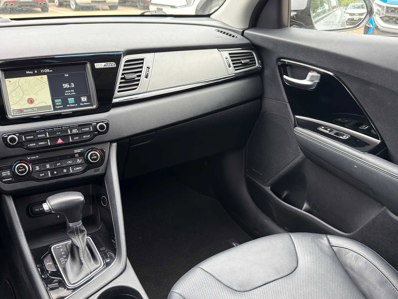 Used 2018 Kia Niro EX w/ EX Premium Package FWD image 27