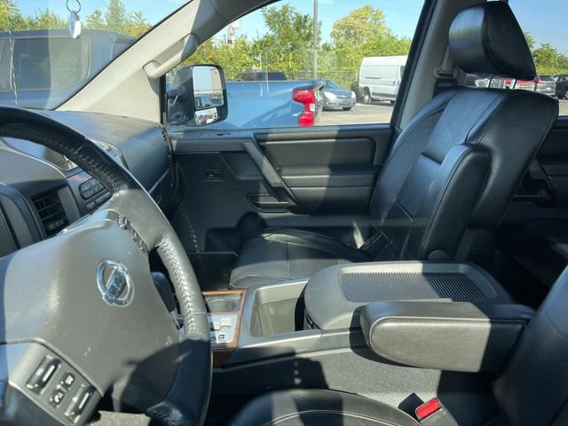 Used 2012 Nissan Titan SL w/ SL Technology Pkg AWD/4WD image 4