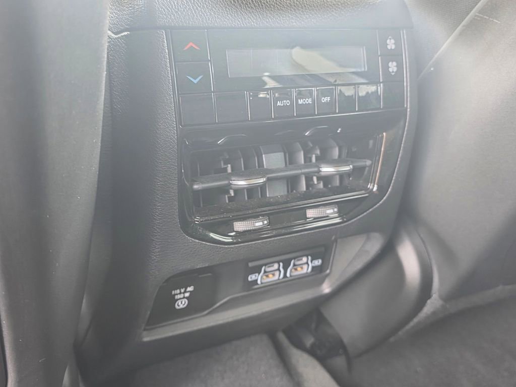 Used 2022 Jeep Grand Cherokee L Laredo w/ Luxury Tech Group I image 19