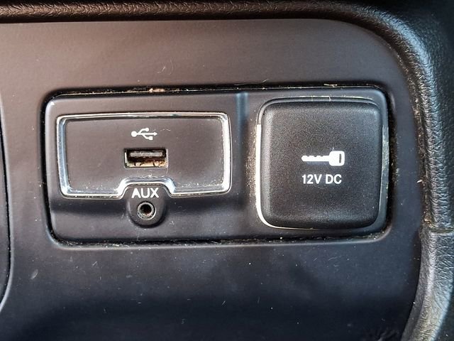 Used 2016 Jeep Renegade Latitude image 24