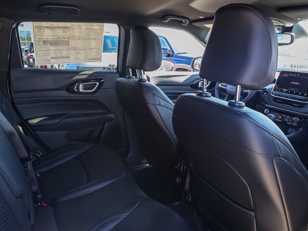 New 2026 Jeep Compass Latitude AWD/4WD image 17