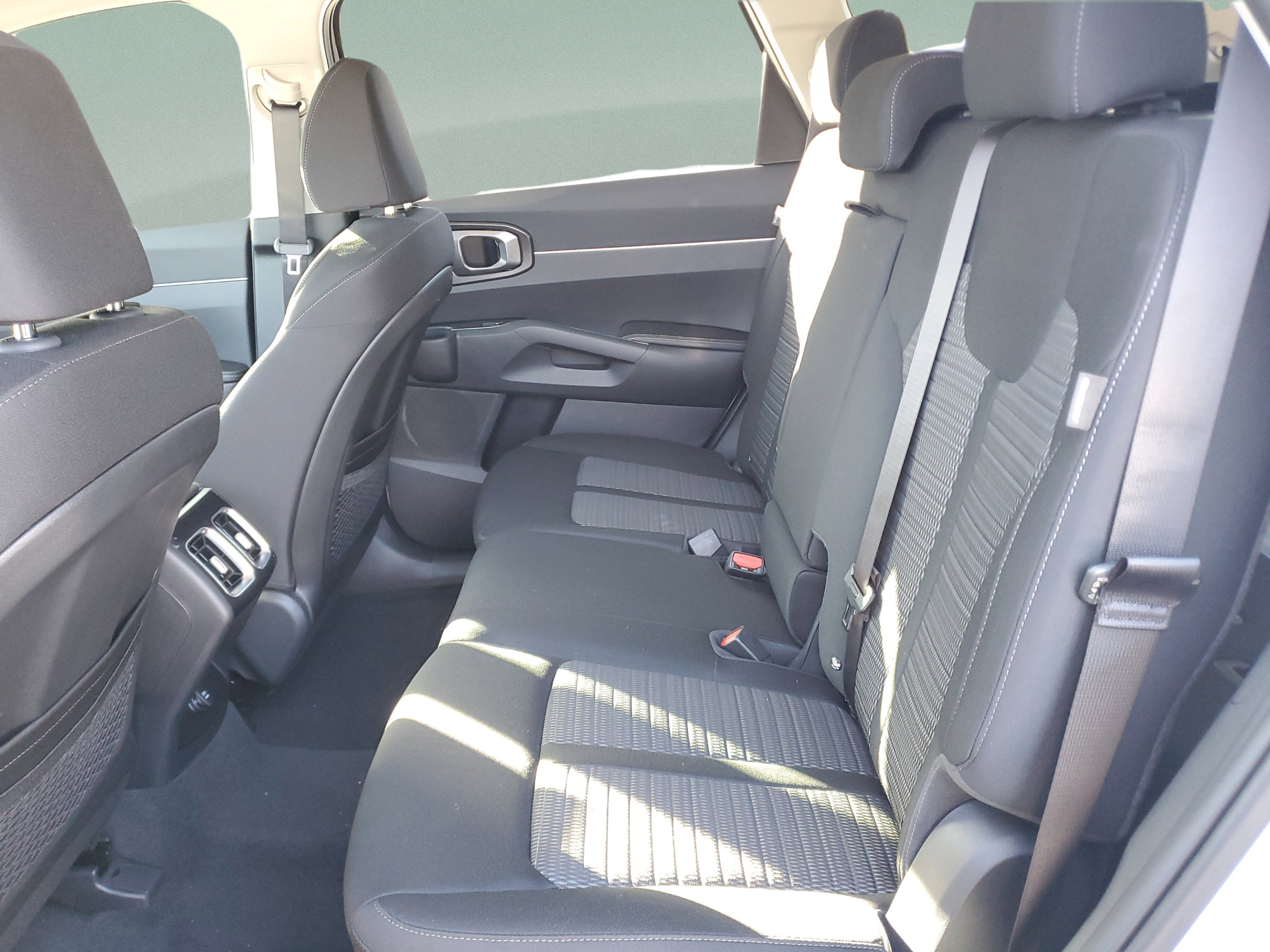 New 2026 Kia Sorento LX FWD image 7
