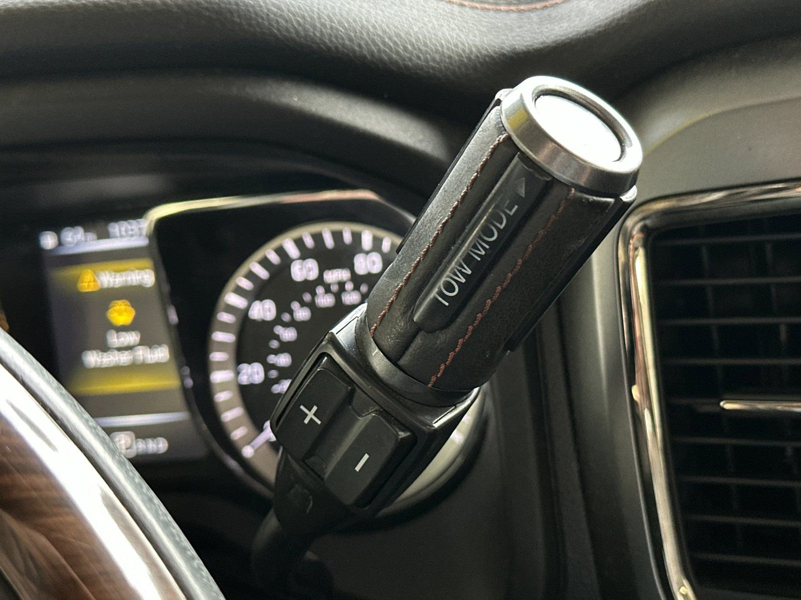 Used 2016 Nissan Titan Platinum Reserve image 19