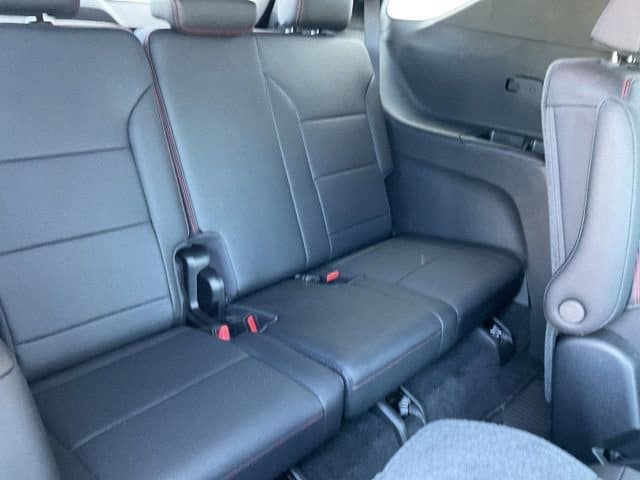 Used 2025 Chevrolet Traverse RS w/ LPO, Floor Liner Package AWD/4WD image 17