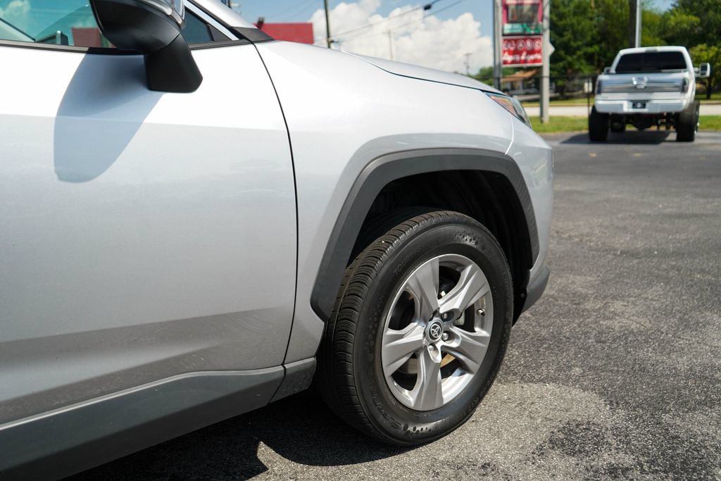 Used 2023 Toyota RAV4 LE AWD/4WD image 18