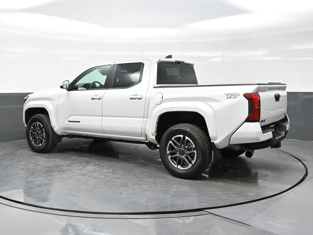 Used 2024 Toyota Tacoma TRD Sport AWD/4WD image 4